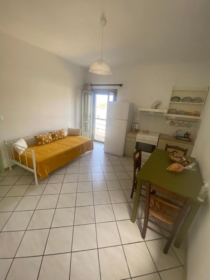 Agios RomanosAmnia公寓 外观 照片